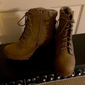 SODA - model name “Single” - New Boots - Light Brown / Tan / Warm Taupe